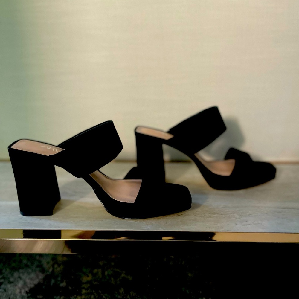 7 1/2 black chunky heels from Zara.